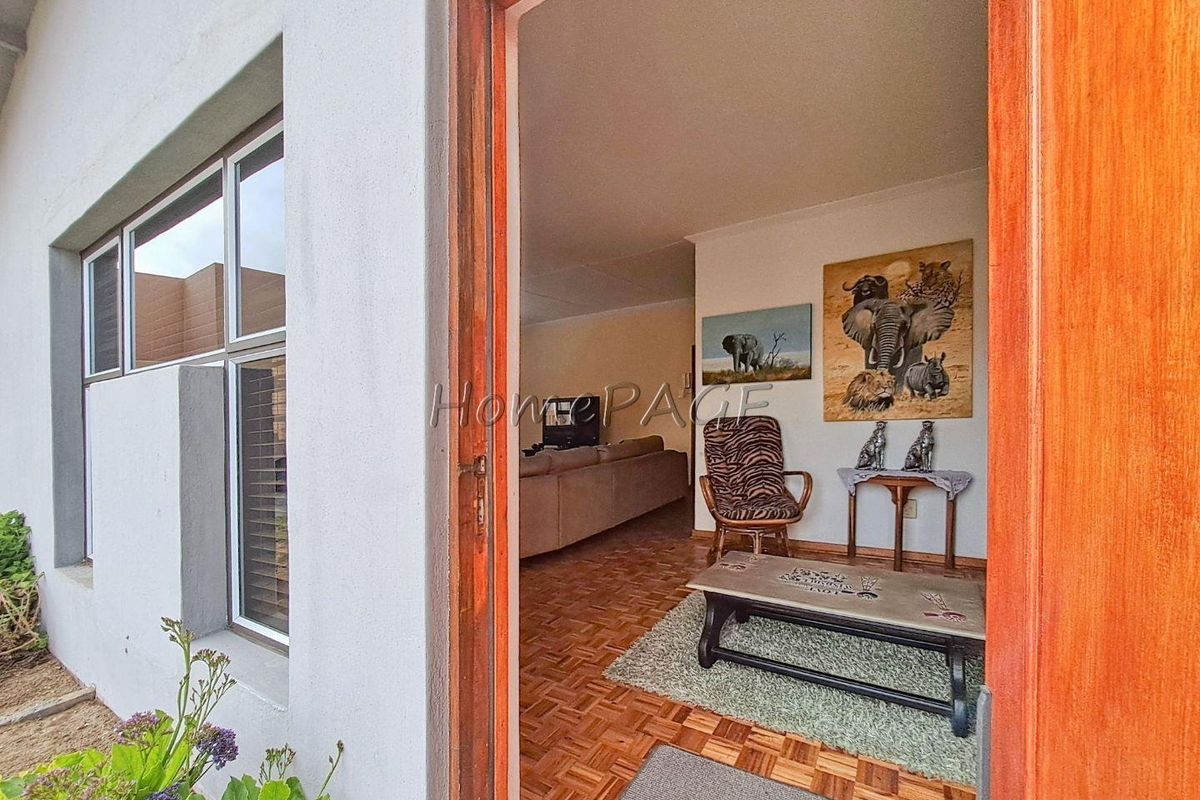 Lagoon, Walvis Bay:  Neat 3 Bedr Home is for Sale - Photo 3