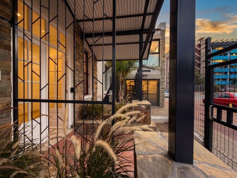 Office Space TO LET in CBD - Photo 4