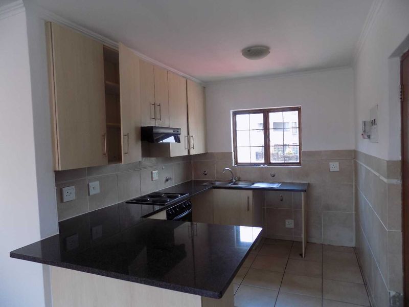 "Rivonia Gem: 2-Bedroom Apt for R699k!" - Photo 3