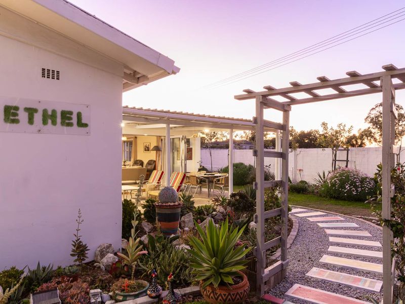 Beautiful West Coast Style home on the doorstep of Bokkomlaan - Photo 7