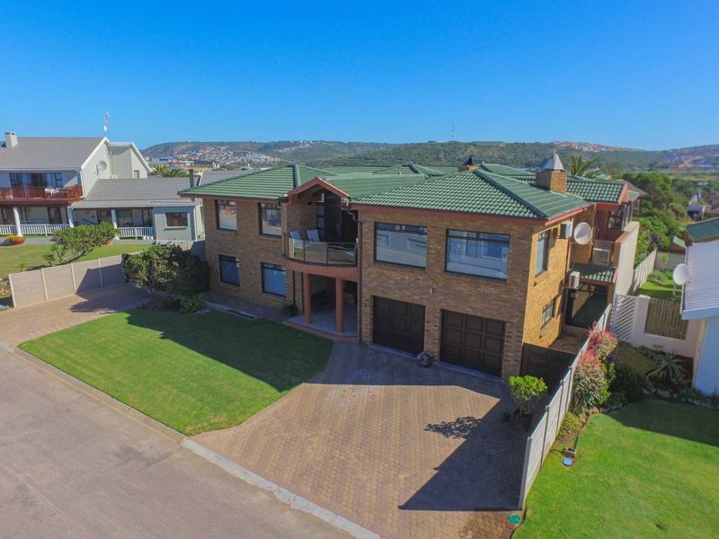 Prime 7 Bedroom Coastal Family Residence in Bayview, Hartenbos - Photo 4