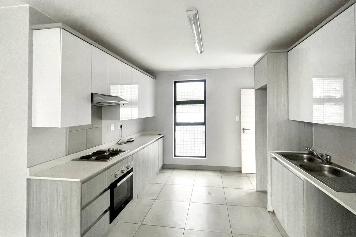 Prime Investment Opportunity: Apartment in Lyttelton Manor, Centurion – Ideal for Strong Rental Yields and Young Professionals. - Photo 2