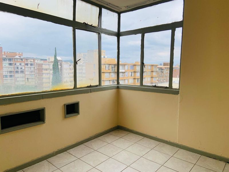 Spacious 2 Bedroom Apartment in Prime Location - Photo 8