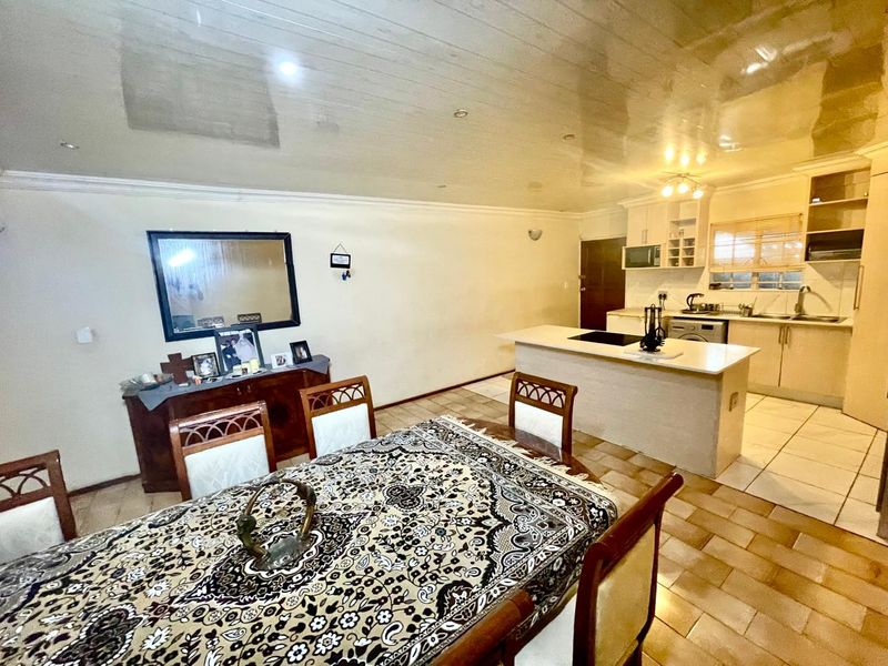 . Charming Cluster Home in Birch Acres – Your Perfect Retreat! - Photo 4
