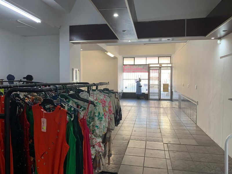 High Traffic Retail Spot: 82m2 on Voortrekker Rd, Goodwood - Photo 10