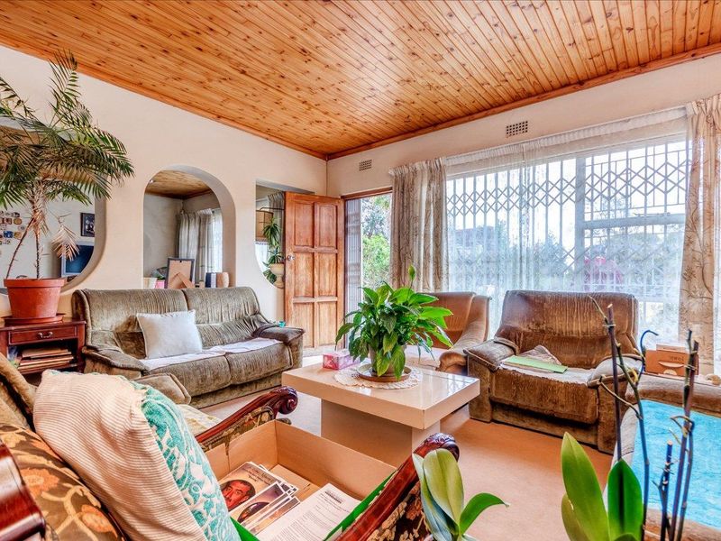 Charming Smallholding: Endless Possibilities for a 3 Bedroom Family Home - Photo 6