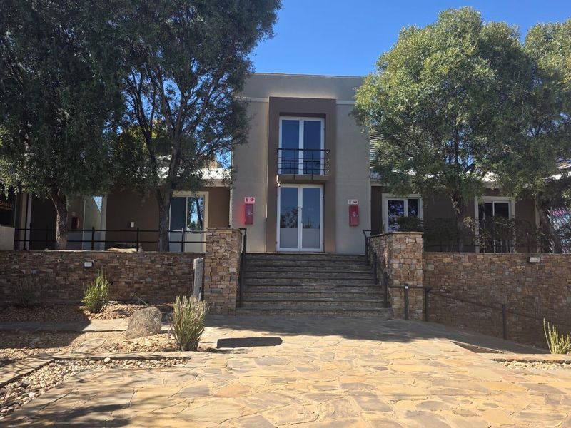 Centrally Located Offices TO LET - Photo 1