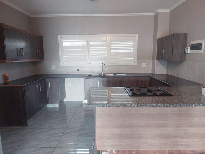 Property #2500671, Apartment Rental Monthly in Palm Lakes Estates