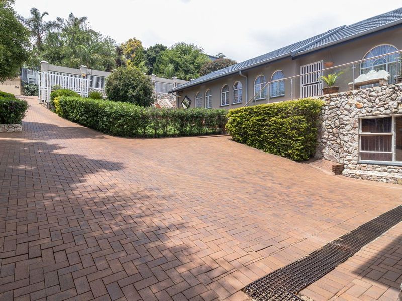 5 Bedroom House for Sale in Glenvista - Photo 5