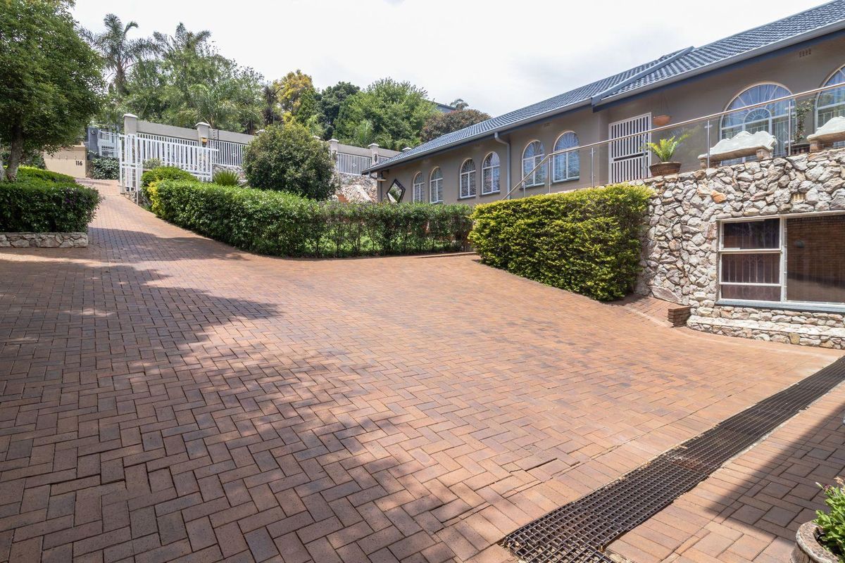 5 Bedroom House for Sale in Glenvista - Photo 5