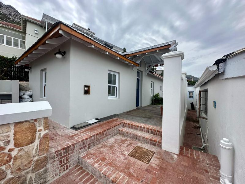 The Ultimate Kalk Bay Canvas: Dual-Living with Endless Potential - Photo 3