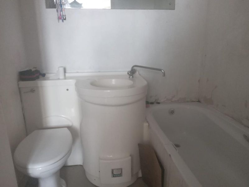 Bachelor Apartment For Sale In Berea Centre - Photo 7