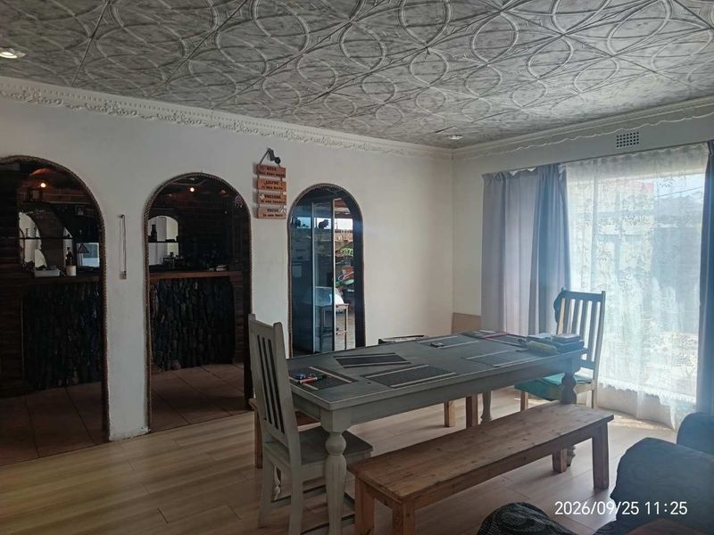 Large Family that likes to entertain? then this property is what you are looking for! - Photo 4