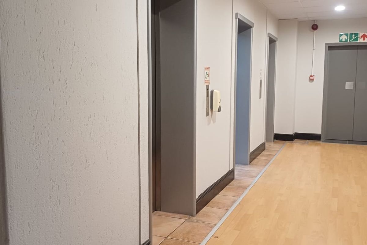 PRIME CBD OFFICE TO LET - Photo 3