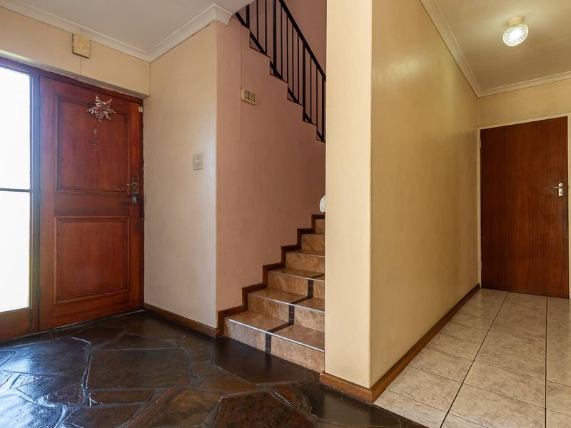 4 Bed Double Storey family home - Photo 8