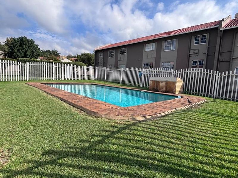 Charming Ground-Floor 2-Bedroom Unit with Patio & Pool Access – Secure - Photo 9