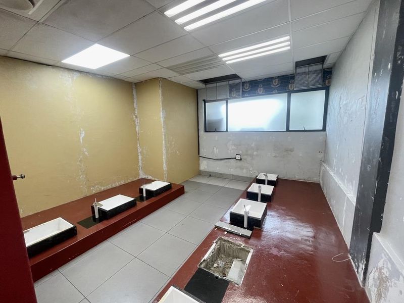 Hendra - Prime Road-Facing Retail / Showroom Opportunity To Let - Umhlanga - Photo 9