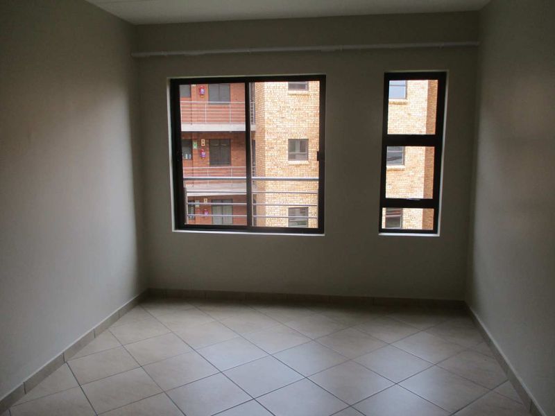 2 BEDROOM FLAT TO RENT IN PHILIP NEL PARK - Photo 10