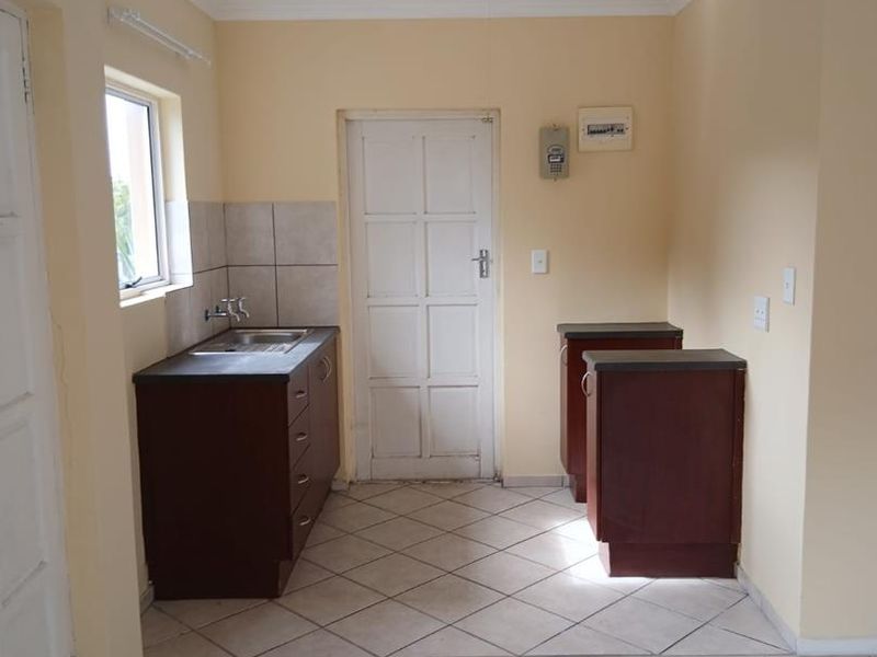 Stunning Modern 2 Bedroom Property for Rent in Belladonna Estate, Blue Downs - Photo 6