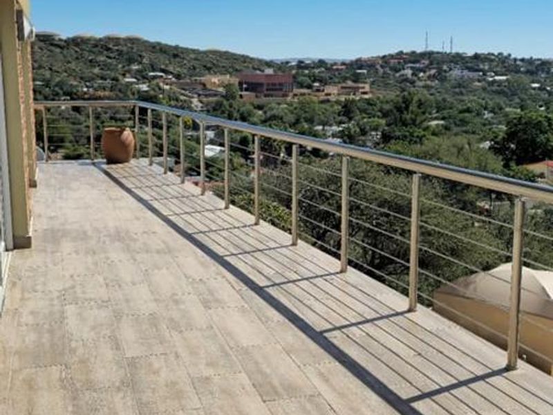 Architecturally designed Jet Setter Home. - Photo 6