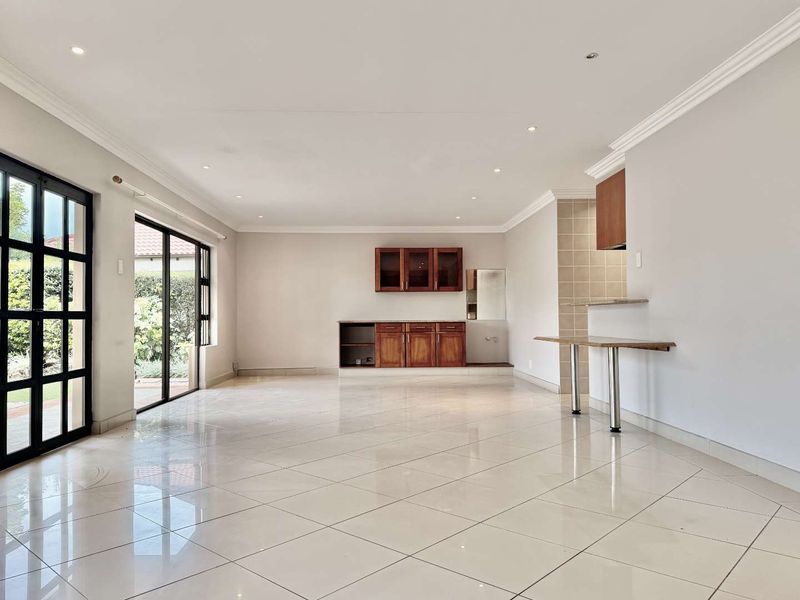 Homely 4 Bedroom House in Ballito - Photo 7
