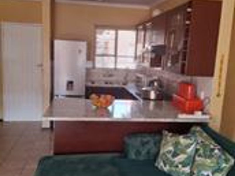 THREE BEDROOM TOWNHOUSE FOR SALE IN BOKSBURG CENTRAL - Photo 4