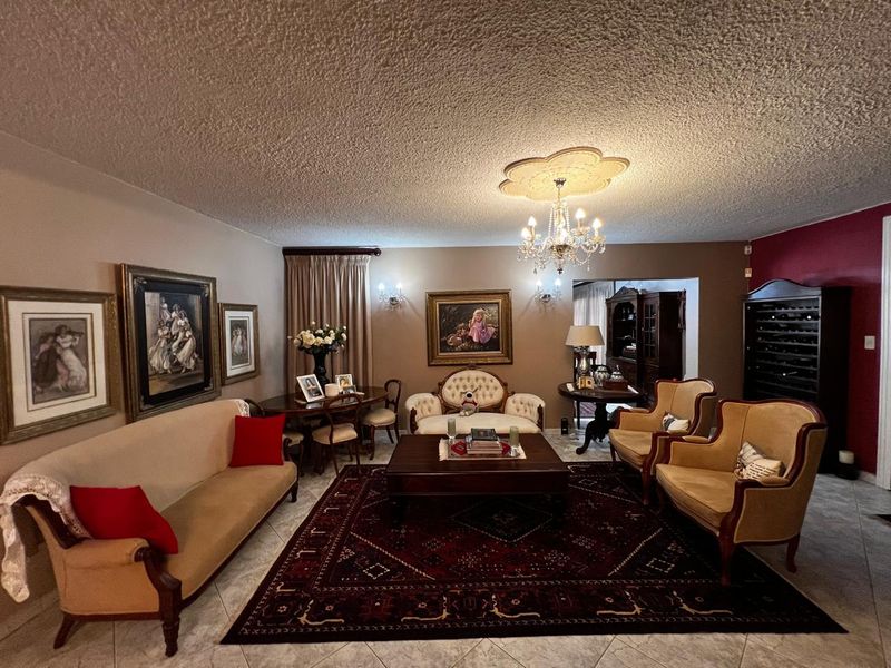 5 Bedroom house for Sale! - Photo 3