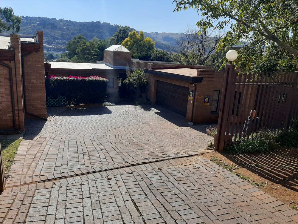 Main Gate, Front Entrance