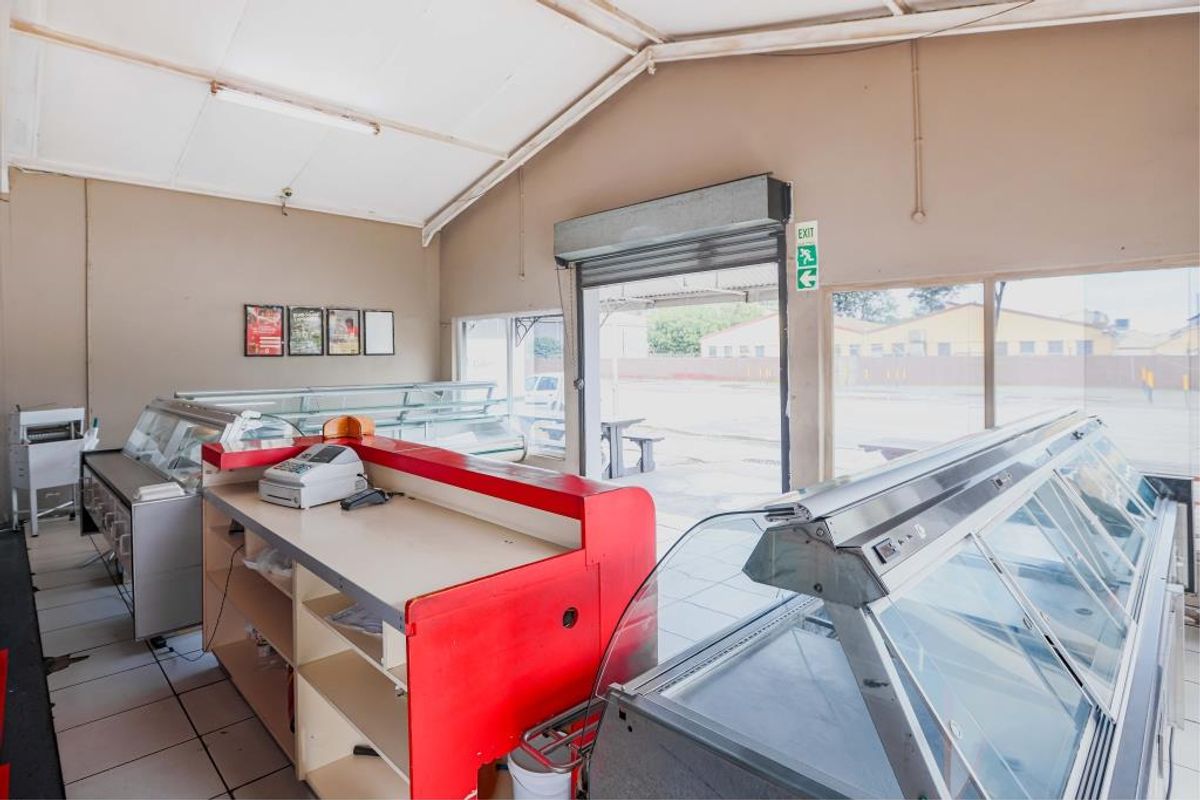 Fabulous Investment opportunity in the heart of the Boland! - Photo 4