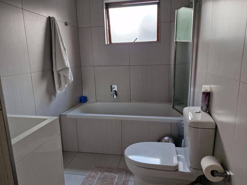 2 Bedroom Spacious Apartment For Sale At The Regency - Photo 9