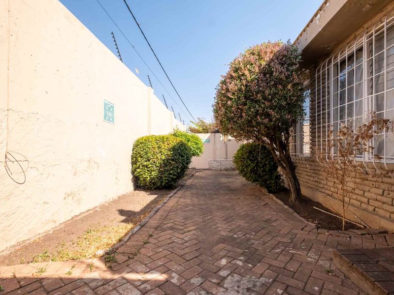 REDUCED. Outstanding Return on Investment For Student Accommodation Investors, Offered By This Unique Property,  For Sale In Brixton, Johannesburg - Photo 5