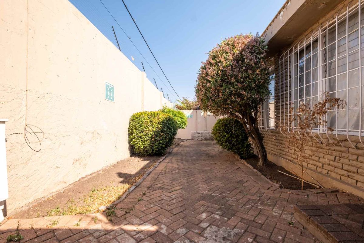 REDUCED. Outstanding Return on Investment For Student Accommodation Investors, Offered By This Unique Property,  For Sale In Brixton, Johannesburg - Photo 5