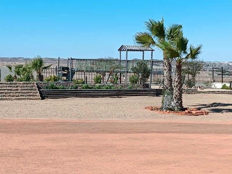 Magnificent Family Home - Reduced!! - Photo 6