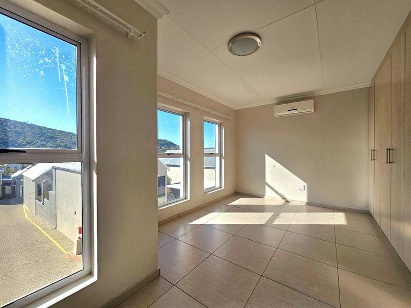 Modern 2-Bedroom Duplex for Rent in Secure Windhoek Complex - Photo 10