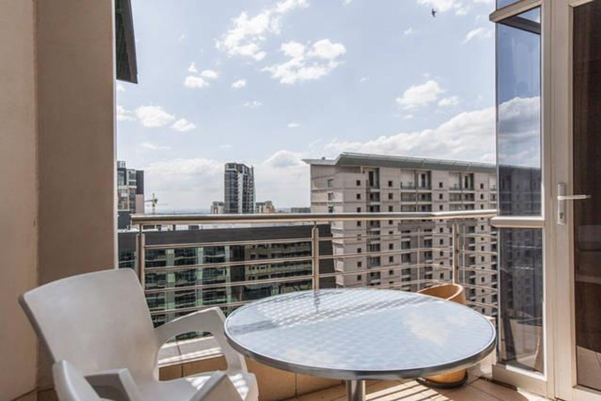 Luxury Furnished Penthouse Apartment Hydro Park, Sandton - Photo 2
