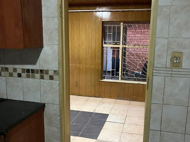 3 bedrooms house for sale in Soshanguve DD - Photo 5