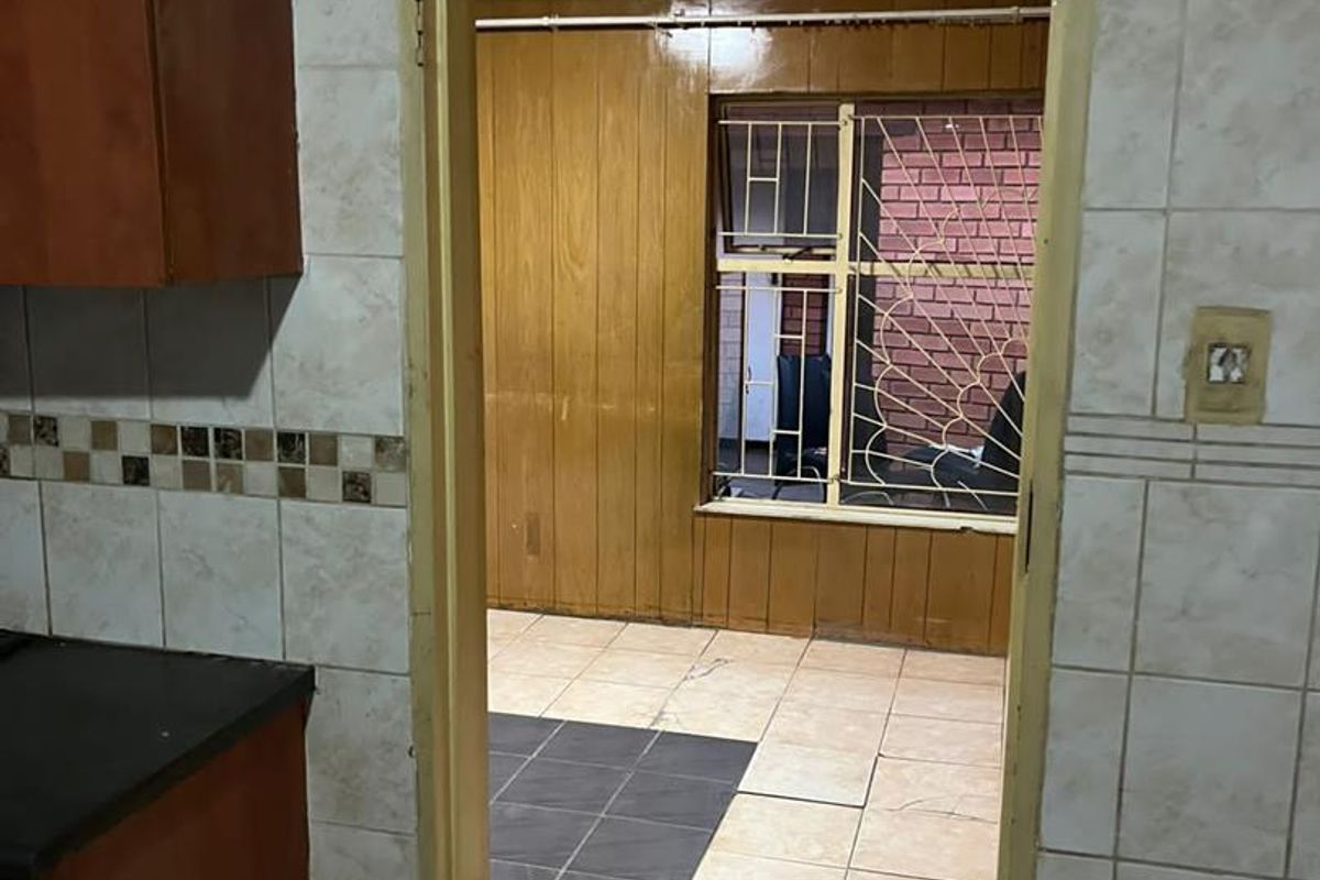 3 bedrooms house for sale in Soshanguve DD - Photo 5