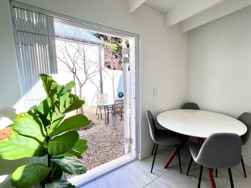 Renovated one bedroom house with garden - Photo 8