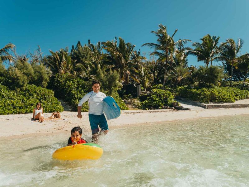 Villa Merea : Tropical Minimalist Living in a Preserved Sanctuary - Photo 4