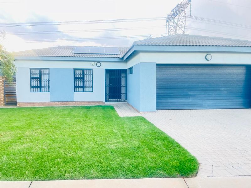 Discover Your Dream Home in Thatchfield's Newest Development - Photo 3