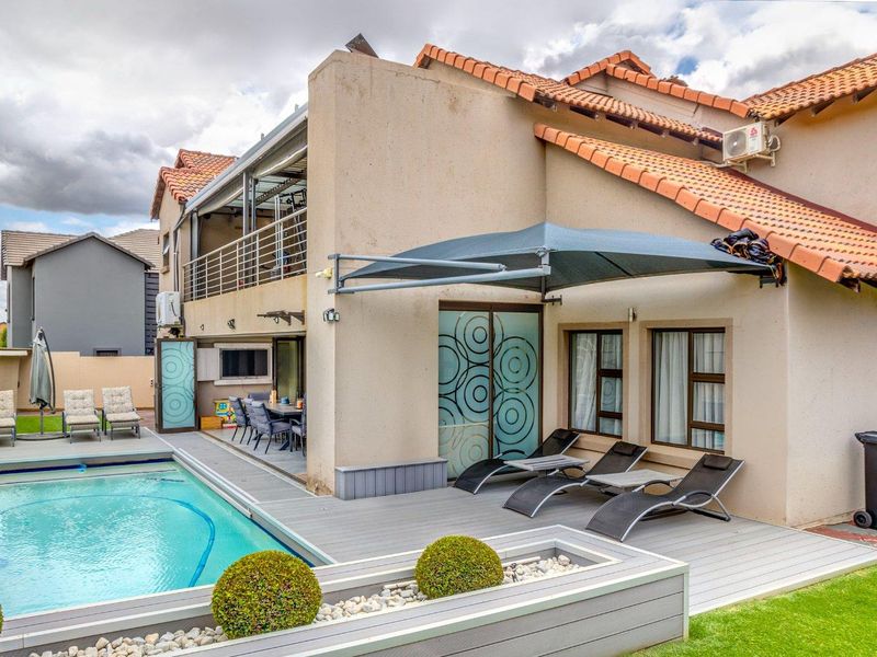 Luxury Living at its finest in Summerfields Estate - Photo 2