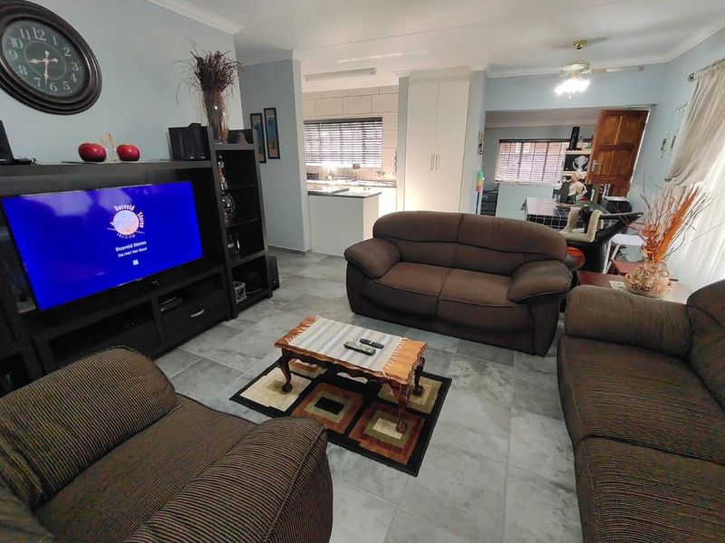 Stunning 2-Bedroom Home with Modern Upgrades - Photo 3