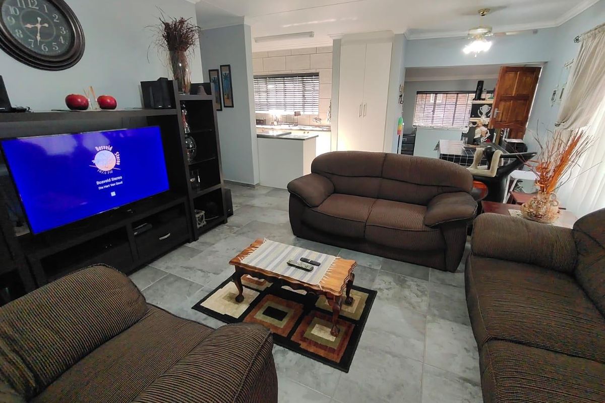 Stunning 2-Bedroom Home with Modern Upgrades - Photo 3