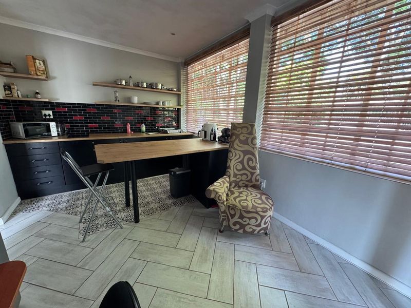 Furnished or Unfurnished 1-Bedroom Apartment – Available August! - Photo 5