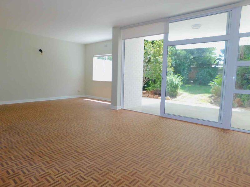 2-Bedroom Duplex Townhouse in Sandton - Photo 2