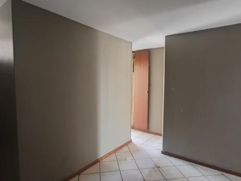 Unlock Potential in This Spacious 3-Bedroom Apartment - Photo 6