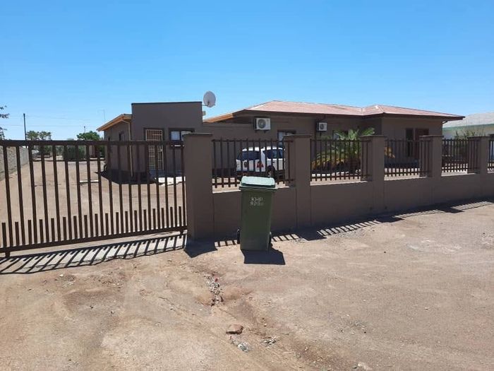 Property #2416258, House For Sale in Keetmanshoop Central