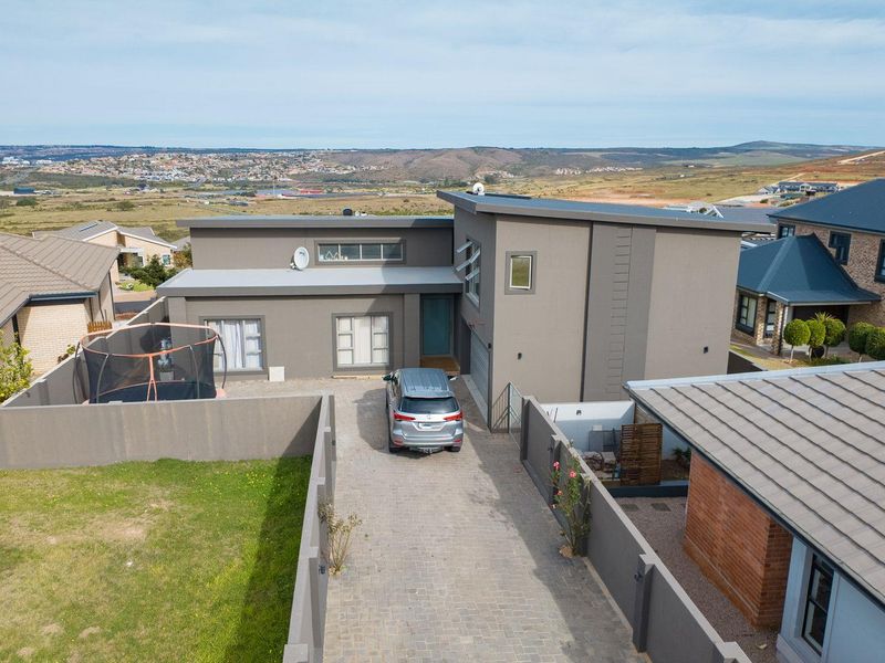 MONTE CHRISTO: WHAT A HOME & LIFESTYLE ON OFFER - Photo 3
