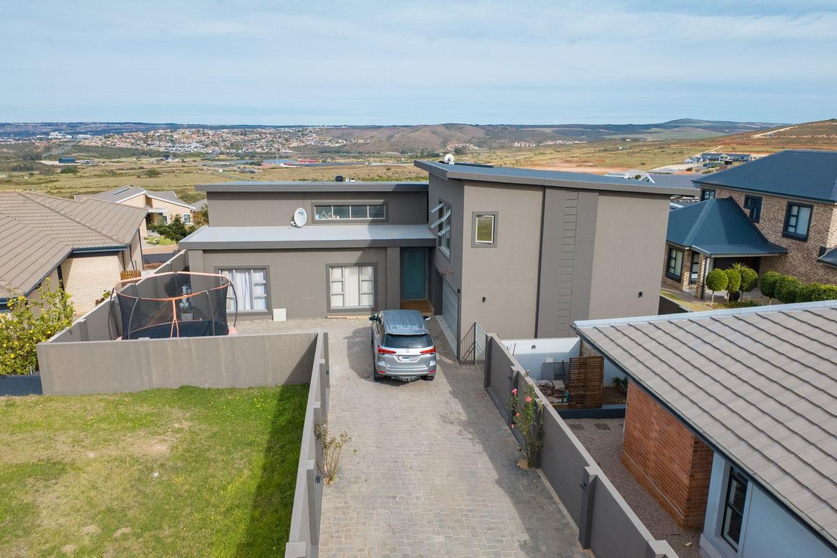 MONTE CHRISTO: WHAT A HOME & LIFESTYLE ON OFFER - Photo 3