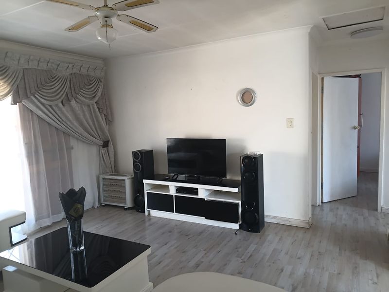 Spacious Home to own - Photo 4